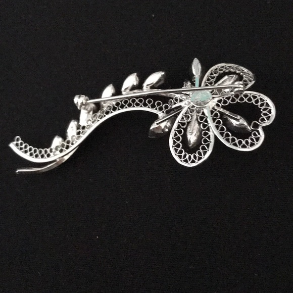 BROOCH WITH RHINESTONES IN FLOWER SHAPE - Picture 4 of 6